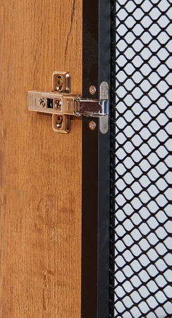 Ramka Aluminiowa F1 z Dekoracyjną Siatką Cięto-ciągnioną 28/14 mm - Konfigurator na wymiar